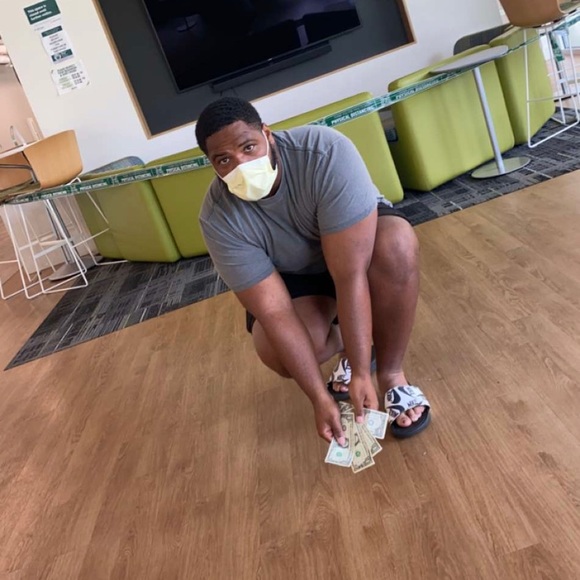 Meet your Posher, Devin - Picture 2 of 2